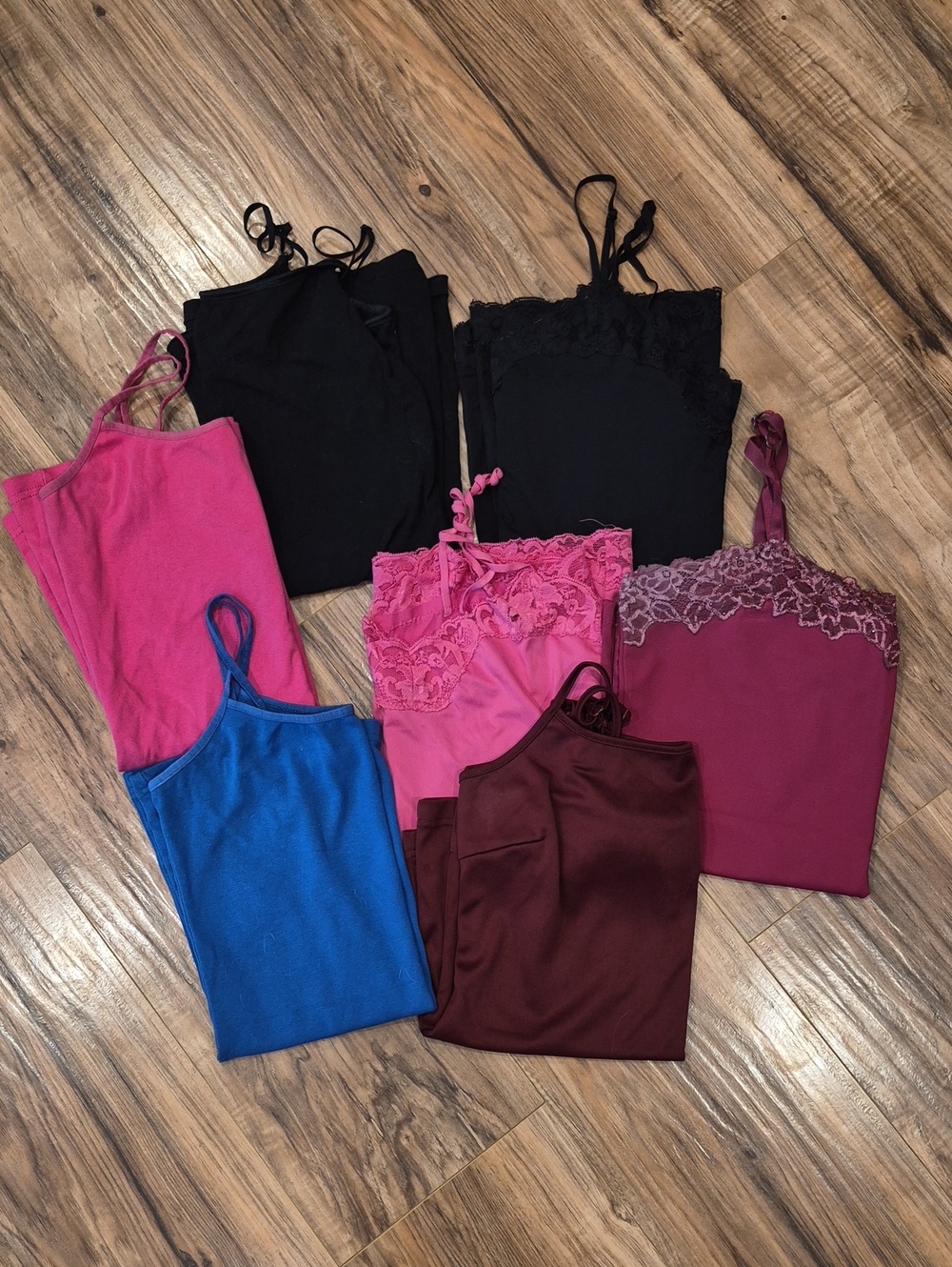 💙 7 Pc Bundle - Women’s Camisole Tank Tops  Some Lacey Multi-Colors